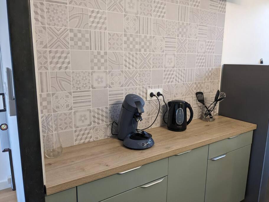Appartment - Vue Imprenable Sur La Cite Medievale - Parking Gratuit - Climatise Каркасон Екстериор снимка
